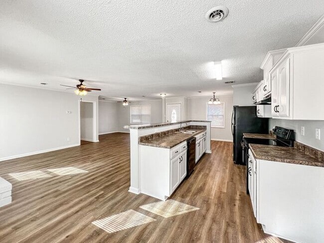 Foto del edificio - 8250 Chesterfield Dr
