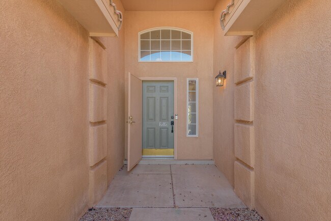 Foto del edificio - 5412 Kokopelli Ct NW