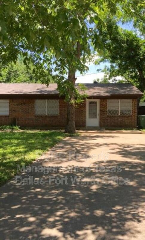 Foto del edificio - 409 Cousins Ln