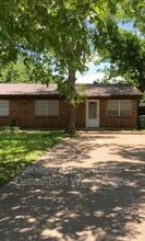 Building Photo - 409 Cousins Ln