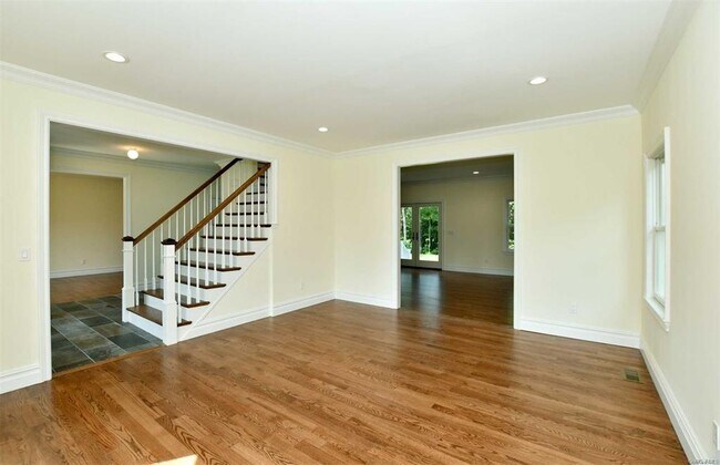 Foto del edificio - 52 Hillside Pl