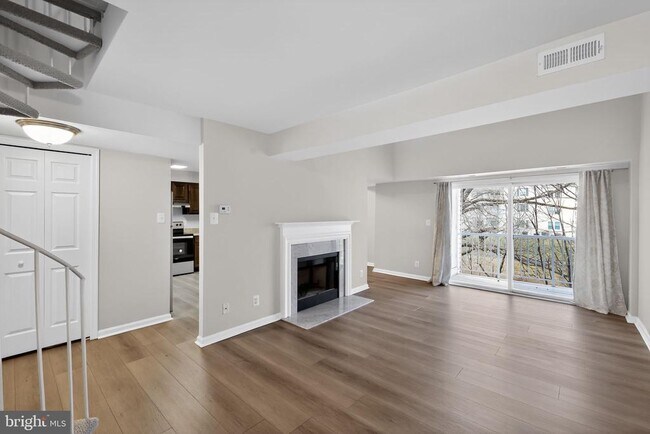 Building Photo - 7 Pickering Ct