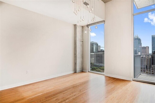 Building Photo - 360 Nueces St