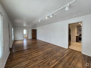 Building Photo - 802 Agua Fria St
