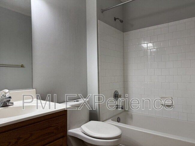 Building Photo - 8931 Town Center Cir
