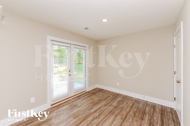 Foto del edificio - 3725 Corvette St