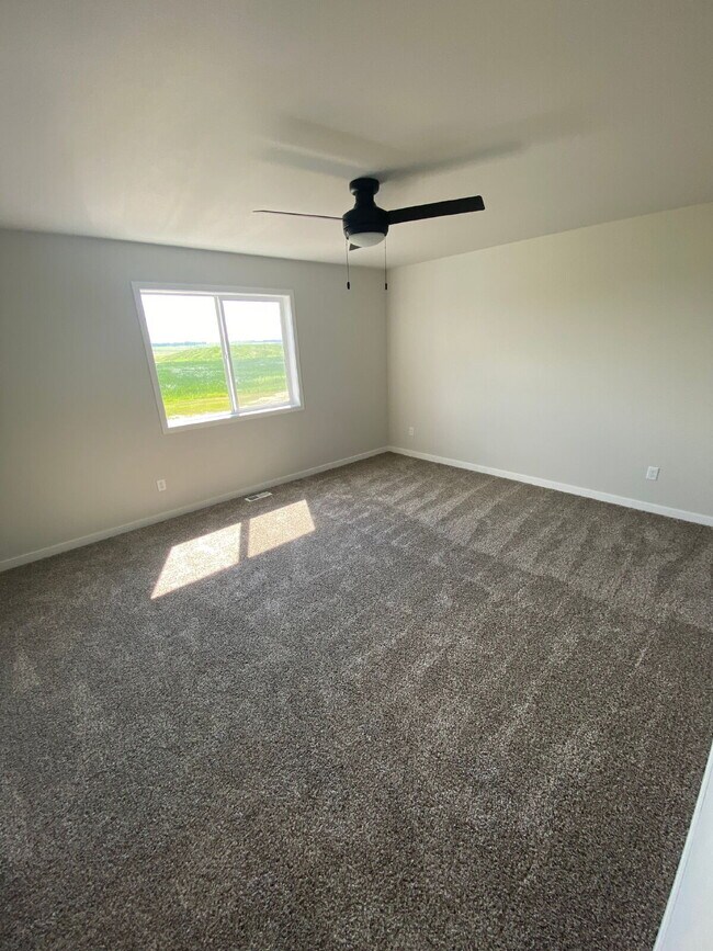 Building Photo - 1553 47th Loop