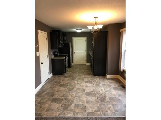 Kitchen - 1342 Whitt Ln