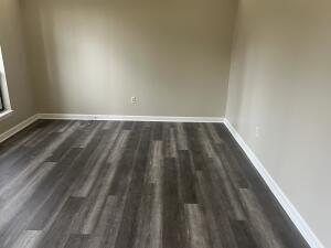 Building Photo - 4585 Hickory Dr