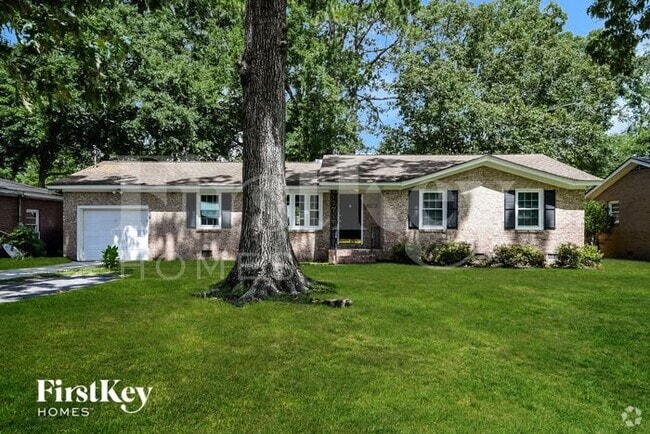 Building Photo - 2080 Bishop Dr
