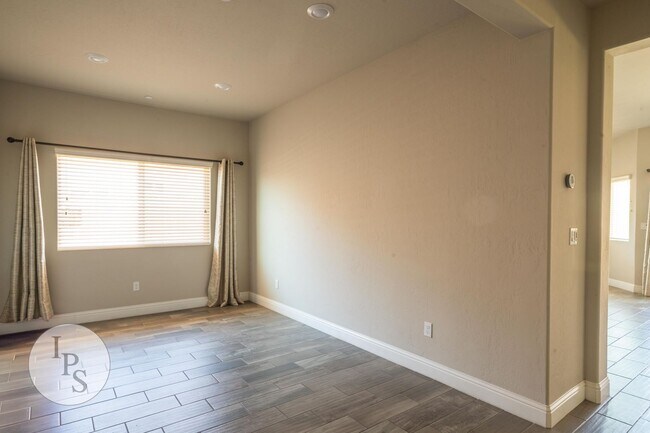 Foto del edificio - Clovis East Home, 2BR/2BA, Built 2019 in C...