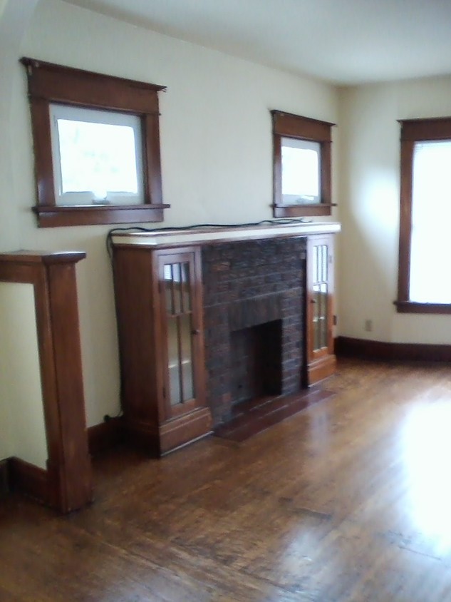 Primary Photo - 65 Kamper Ave