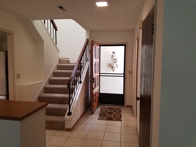 entry - 1896 Mountain Creek Ct