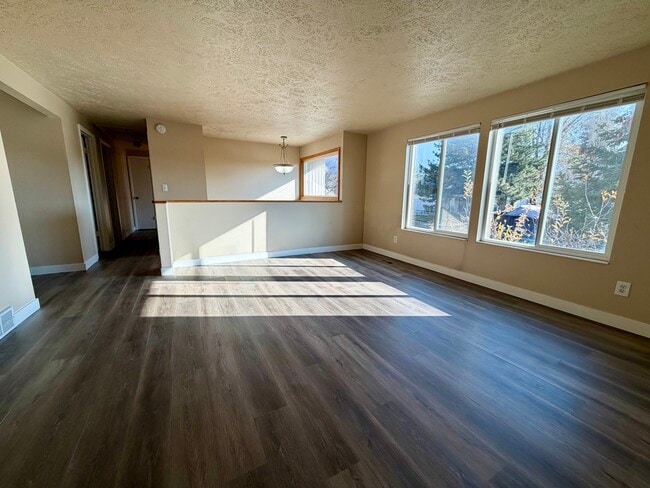 Photo - 2333 Cliff Swallow Dr House