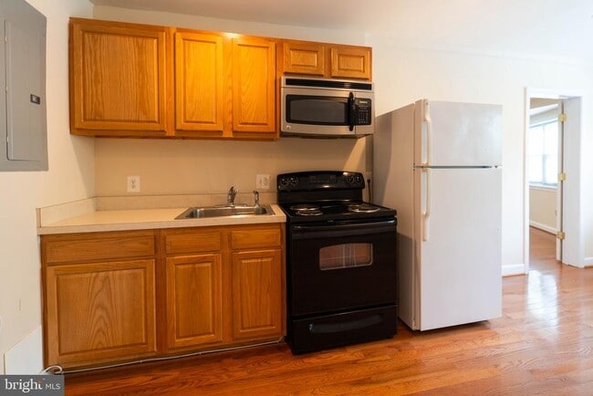 Building Photo - 444 Rhode Island Ave NW