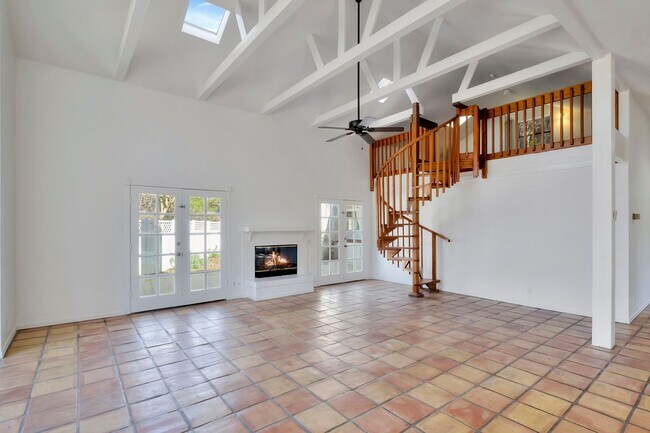 Building Photo - One-of-a-Kind Home in Fallbrook
