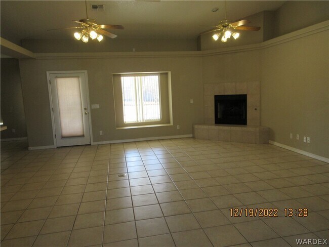 Foto del edificio - 2627 Broken Arrow St