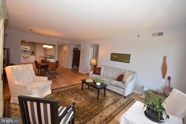 Building Photo - 930 Astern Way