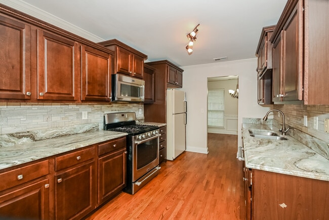 Foto del edificio - 227 Woodcreek Way