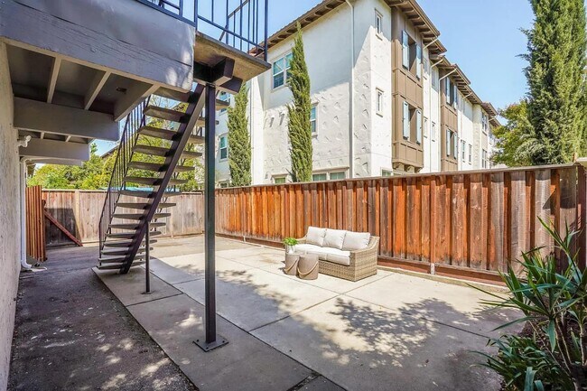 Building Photo - 355 E McKinley Ave