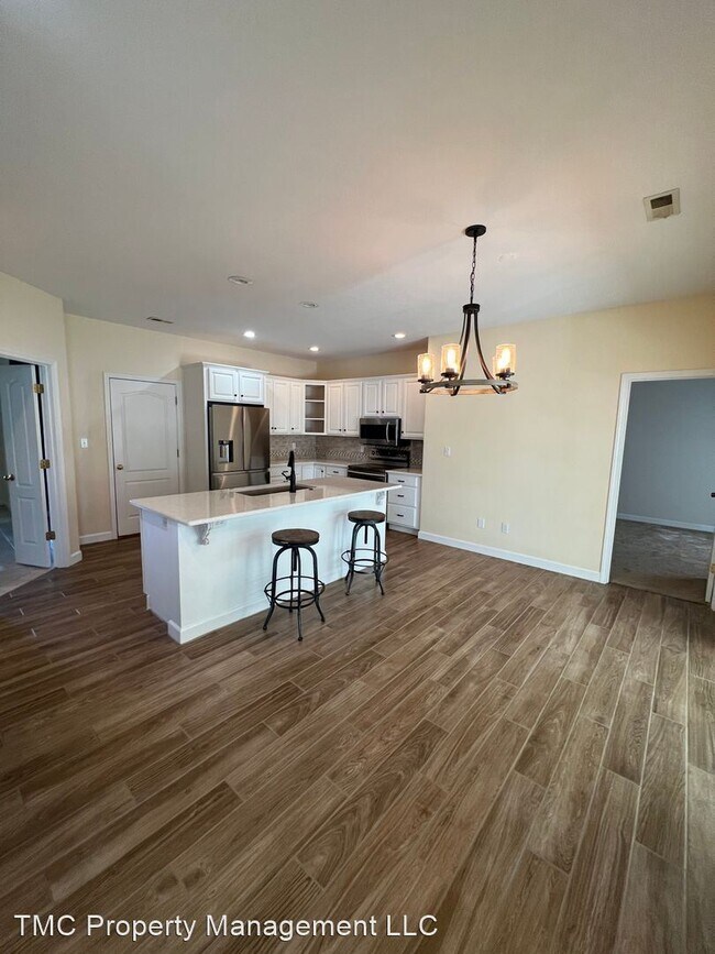 Building Photo - 4 br, 3 bath House - 1608 Kenilworth Dr