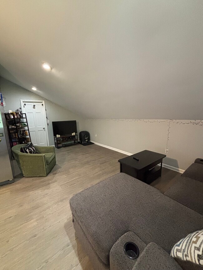Foto del edificio - 20760 Poplar Ridge Rd