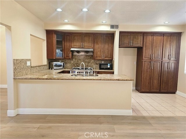 Building Photo - 2074 Lakeshore Dr