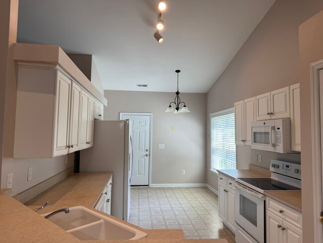 Building Photo - Beautiful home in Carolina Pines