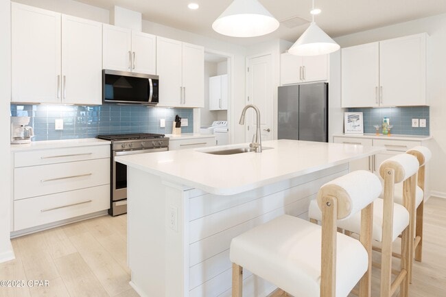 Building Photo - 8651 Sand dollar Dr