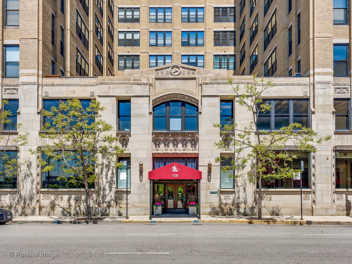Foto principal - 728 W Jackson Blvd