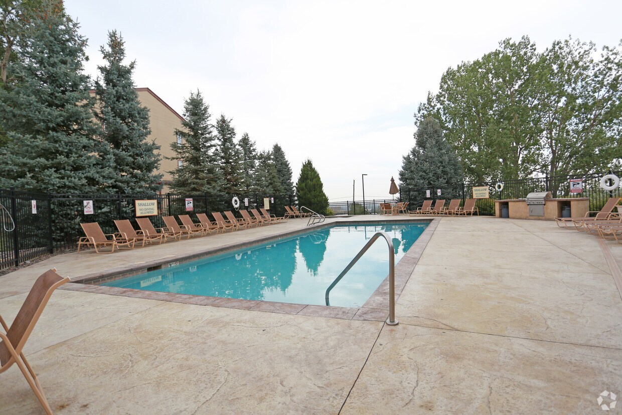 Americana Lakewood Apartments Apartments in Lakewood, CO