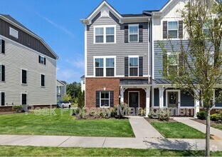 Building Photo - 348 Crofton Village Terrace