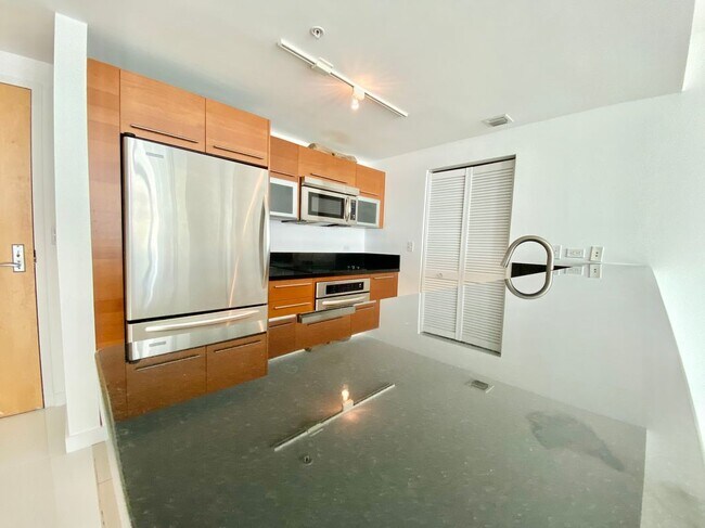 Foto del edificio - 253 NE 2nd St