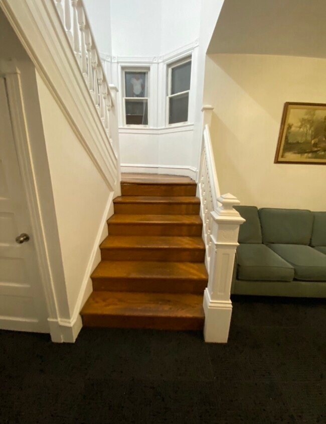 Foto del edificio - 214 W Garfield Ave