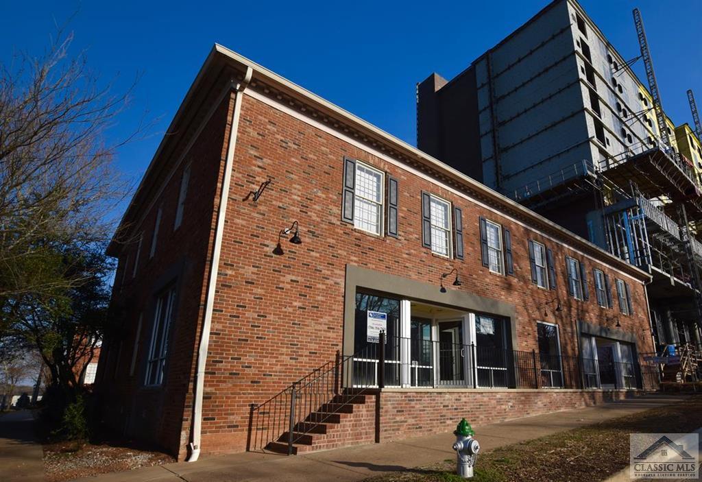 Foto principal - 472 N Thomas St