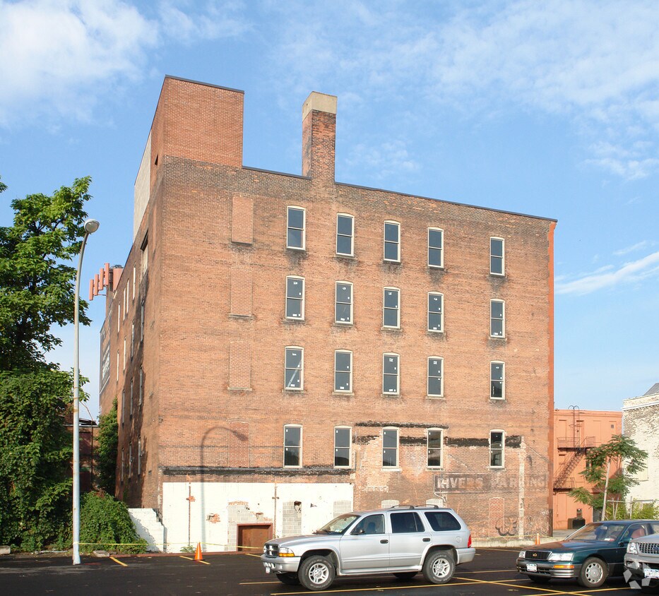 Building Photo - 1 Capron St
