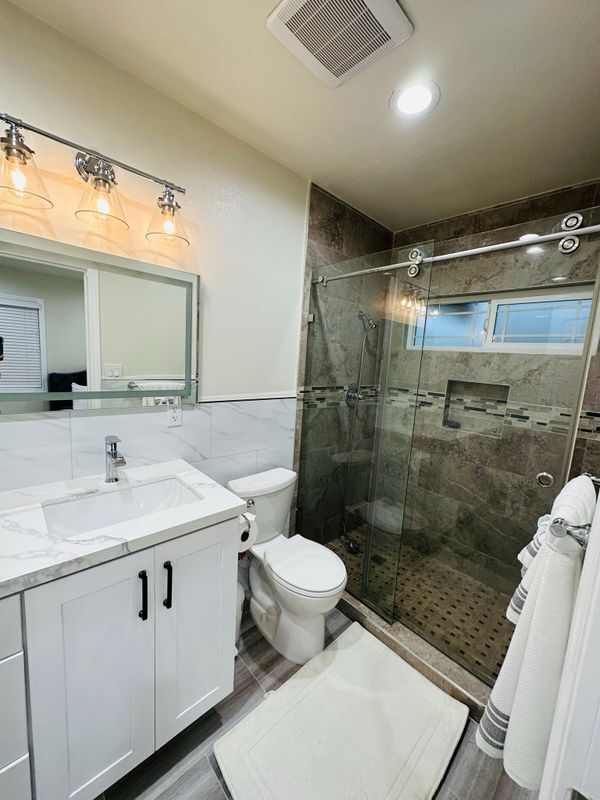 Foto del edificio - 8952 McClure Ave