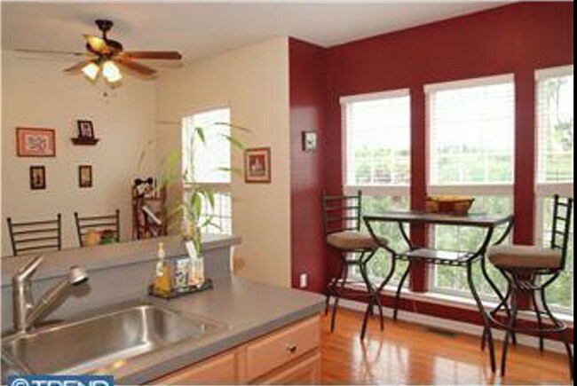 Foto del edificio - 1932 Cavalier Ln