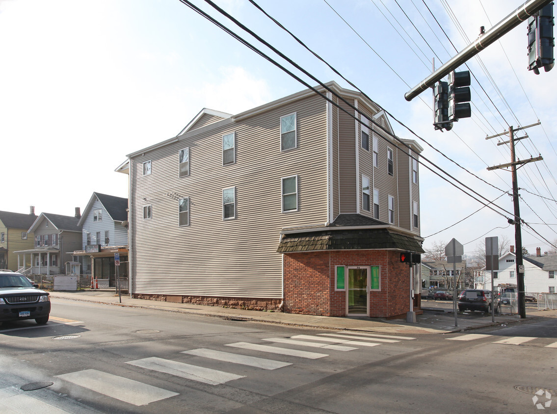 Primary Photo - 74 Washington Ave