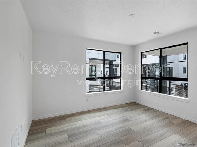 Foto del edificio - 2054 S Holly St