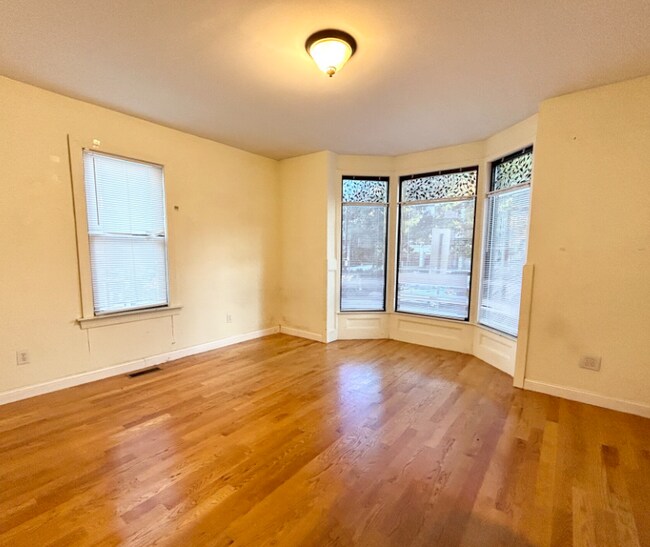 Building Photo - 1568 Tremont St