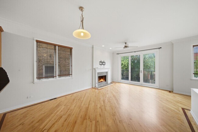 Foto del edificio - Beautiful and Spacious 2 bedroom, 2 Bathroom Located