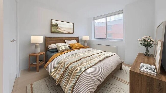 Foto del edificio - 438 W 37th St