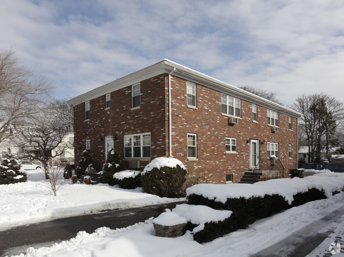 196 Seaside Ave, Stamford, CT 06902 Apartments in Stamford, CT