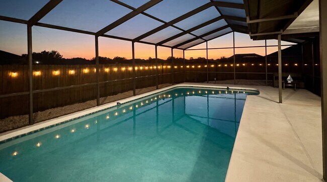 Foto del edificio - 4404 Meadow Creek Cir