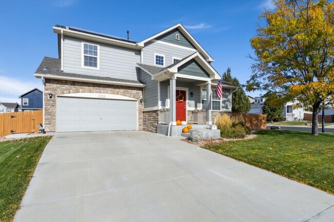 Foto del edificio - Modern and Updated 3-Bedroom, 2.5 Bathroom Home with Solar in Windshire Park