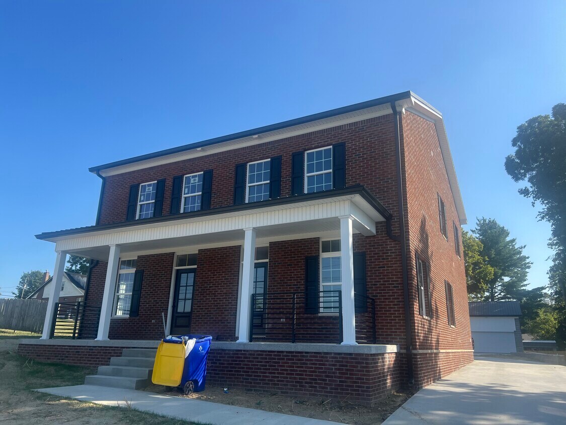 Foto principal - 205 Walker St