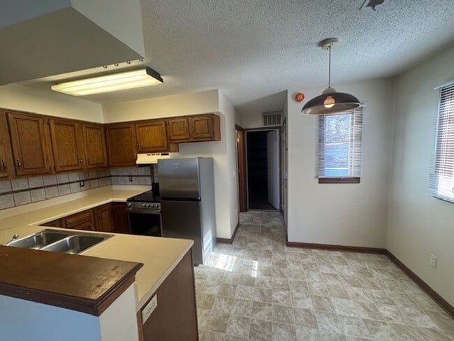 Building Photo - 2007 Hillside Ave