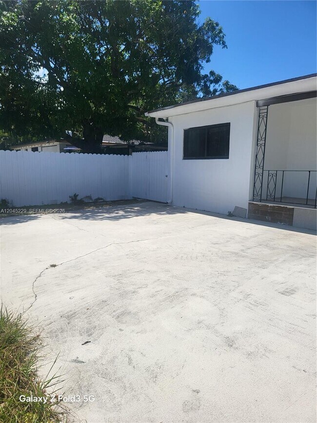 Foto del edificio - 2467 NW 95th Terrace