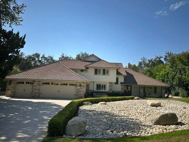 Building Photo - 1635 Larkfield Ave